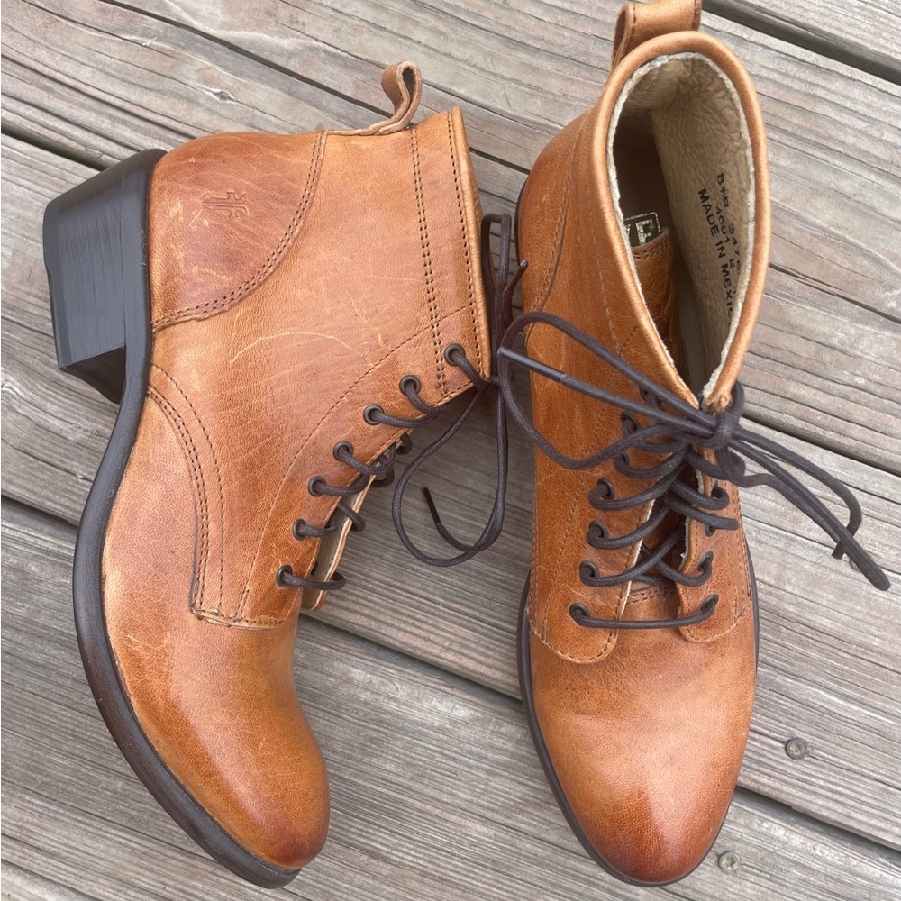 Frye Carson Boots Size 8.5